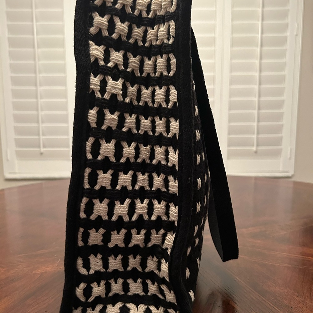 Universal Threads artisan textured cotton stripe lined tote bag.  Snap closure. - Picture 4 of 13